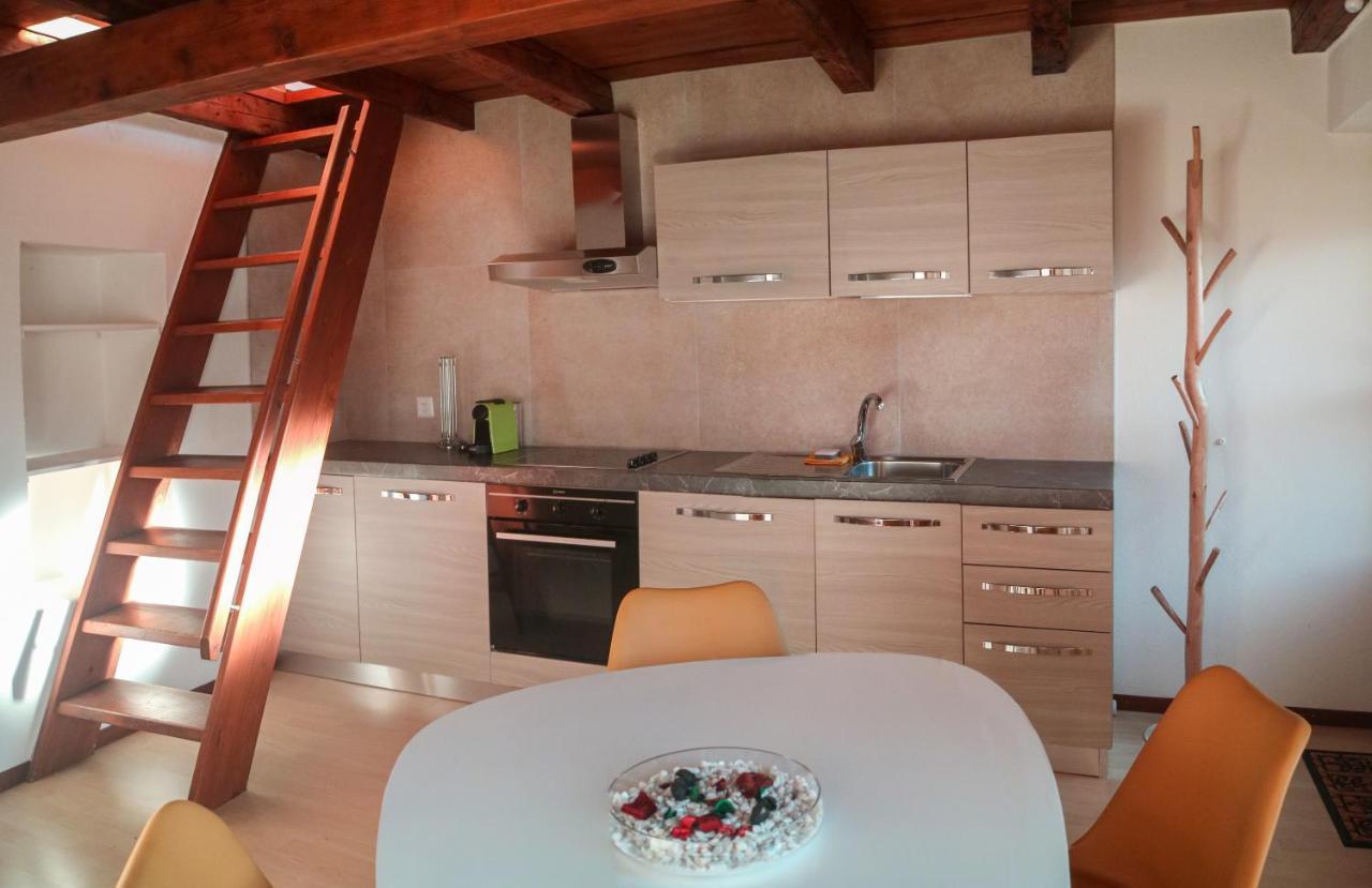 Wisteria House - Holiday Apartment Cadenazzo Экстерьер фото