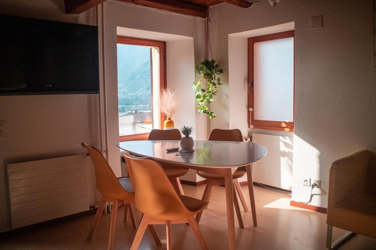 Wisteria House - Holiday Apartment Cadenazzo Экстерьер фото